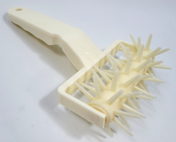 Ролик для нарезки теста Шипы 12см (1091) (100)