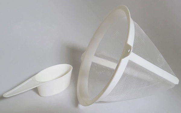 Фильтр для кофе с мерной ложечкой (5392) (240)