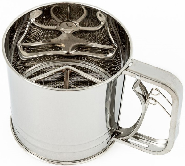 Кружка для просеивания муки (Средняя) 12,5 см высота (9174) (48)